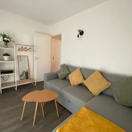 Apartman Avec Balcon Proche De Paris La Courneuve
